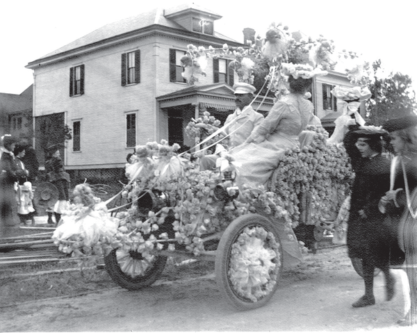Gala Celebration, 1903. Reprinted from <a href='/Products/9781625859433'>Jacksonville on Wheels</a> by Dorothy K. Fletcher, courtesy of the Jacksonville Historical Society Collection (pg. 19, The History Press, 2018). Gala Celebration, 1903.