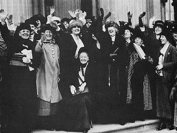 An inaugural photo of Senator Felton.