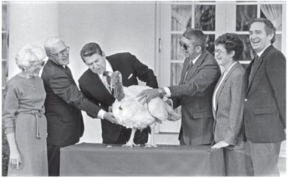 A photo from Ronald Reagan’s 1988 turkey pardoning. Reprinted from A Culinary History of Iowa: Sweet Corn, Pork Tenderloins, Maid-Rites & More, by Darcy Doughtery Maulsby, courtesy of the Iowa Turkey Federation (The History Press, 2016).