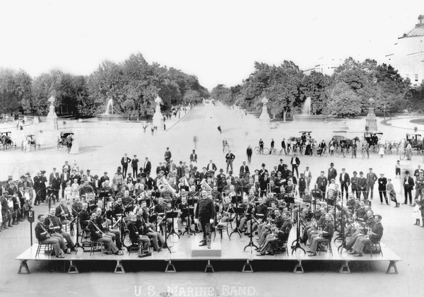 The Marine Band performs in front of the US Capitol in 1899.