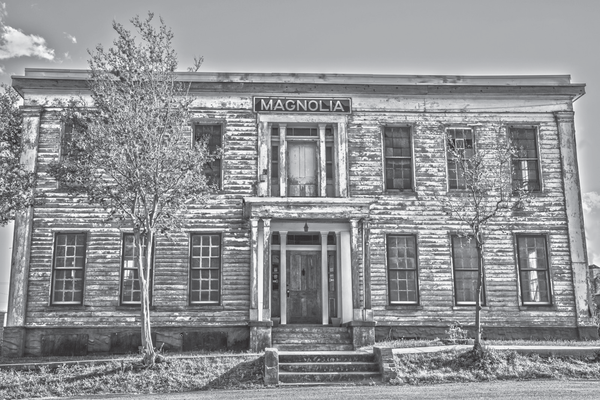 The Magnolia hotel before restoration.