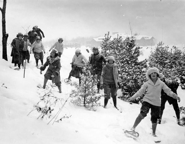 A group of novice showshoeers practicing at Bear Mountain