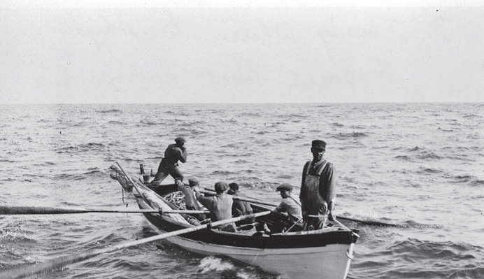 Whaleboats lowered from whaleships chased whales in the Atlantic, Pacific, and Arctic Oceans. Reprinted from Whaling on Martha’s Vineyard by Thomas Dresser courtesy of the Martha’s Vineyard Museum (pg. 77, The History Press, 2018).